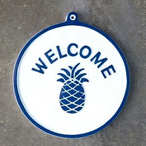 Aluminum outdoor safe Pineapple Welcome sign